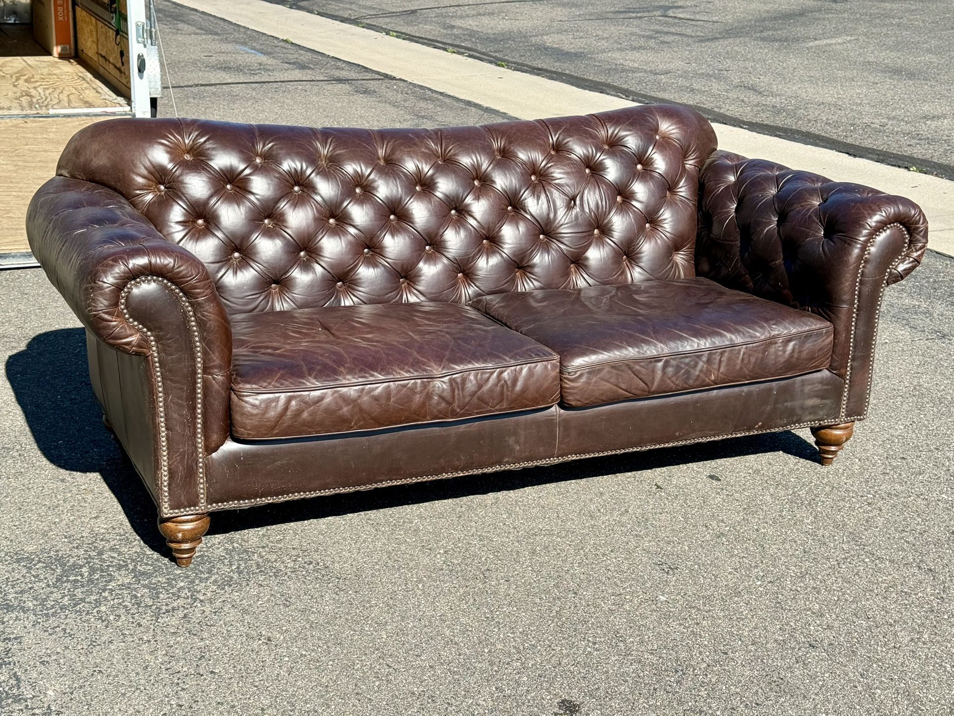 Haverty’s Leather Chesterfield Sofa In Excellent Condition!