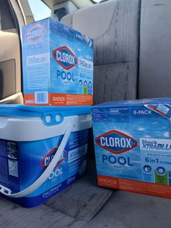 Clorox Clorine 25lb bucket and 2 clorox shock 6in1 xtra blue