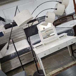 Kids Dresser With mirror Like new  🚚🚚FREE DELIVERY 🚚🚚