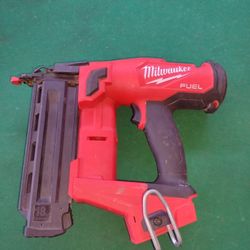 Pistola De Finish Milwaukee En Perfecto Estado