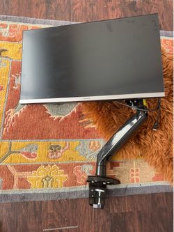 Samsung 28” 4K UHD Monitor + HUANUO Adjustable Monitor Arm
