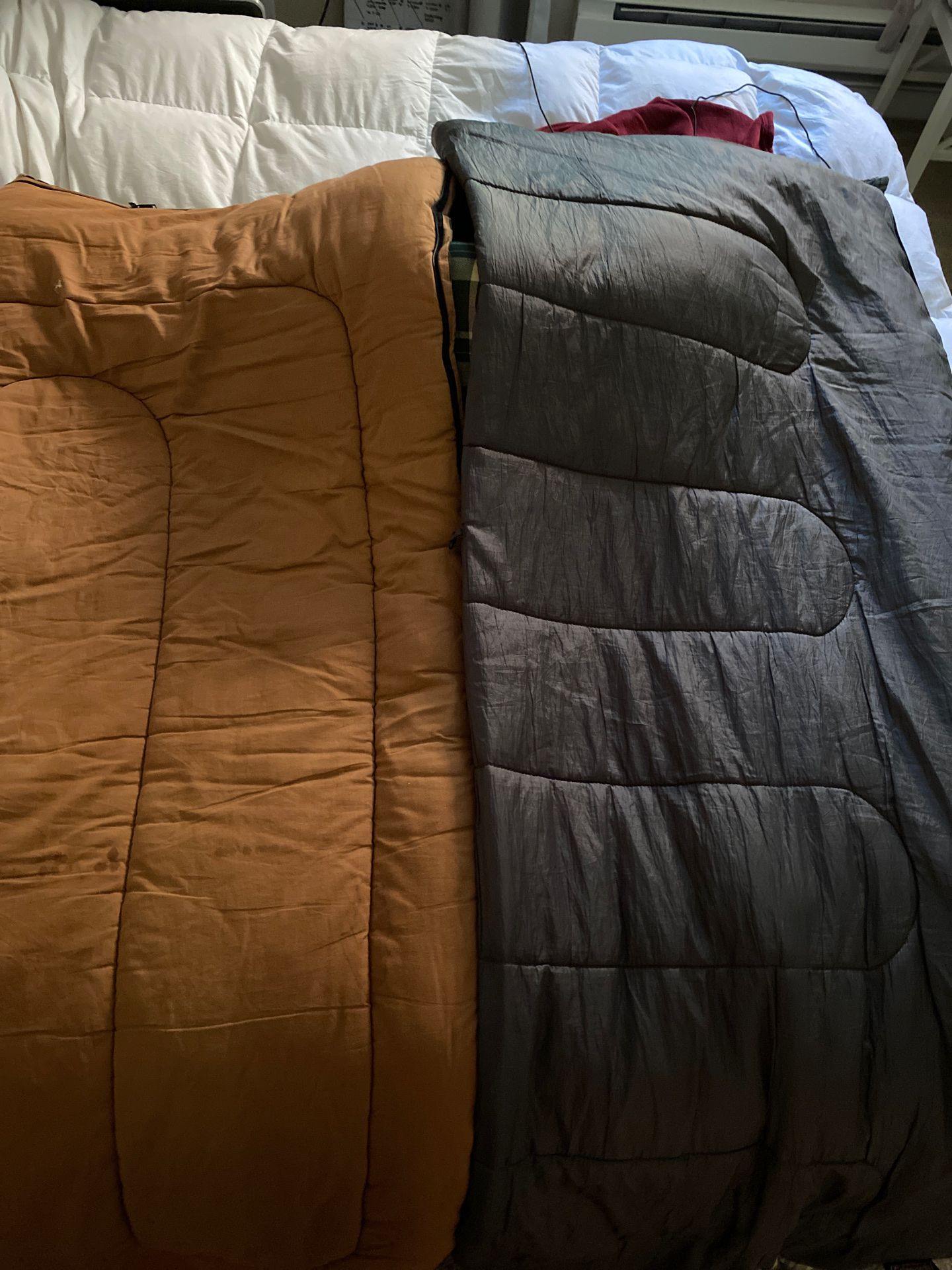 2 zip-up sleeping bags for adults