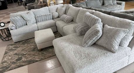 Brand New U shaped Living Room Sectional Couch with Chaise