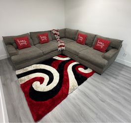 Beautiful Gray Oversized Cindy Crawford 3-Piece Sectional Sofa. Delivery available for an additional cost.