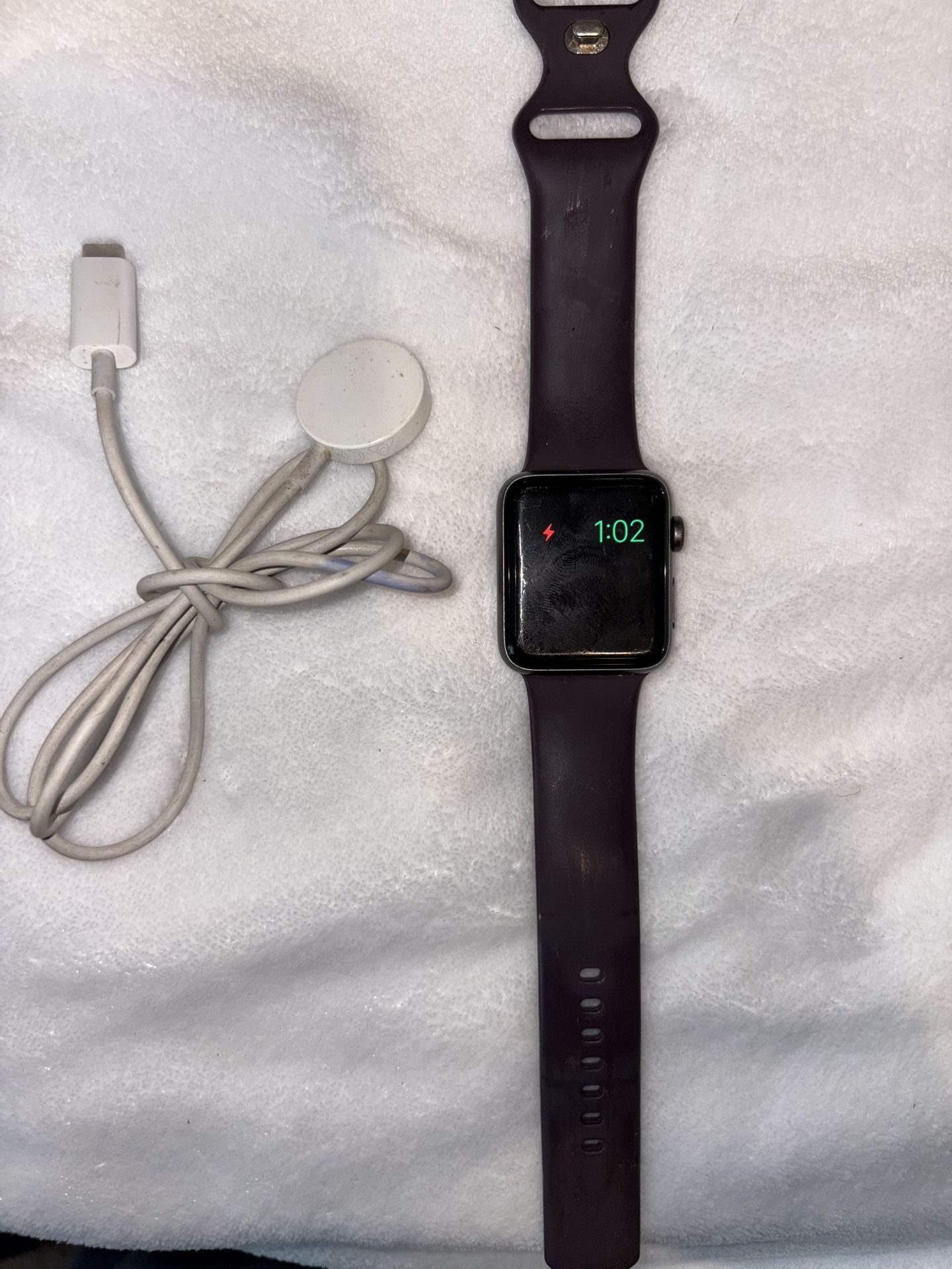 Apple Watch Series 2 44mm (with charger and watch band)