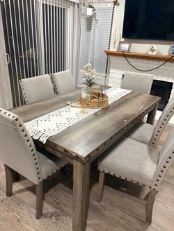 Dining Table/ 7 Piece Set