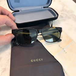 Gucci Sunglasses Unisex!!