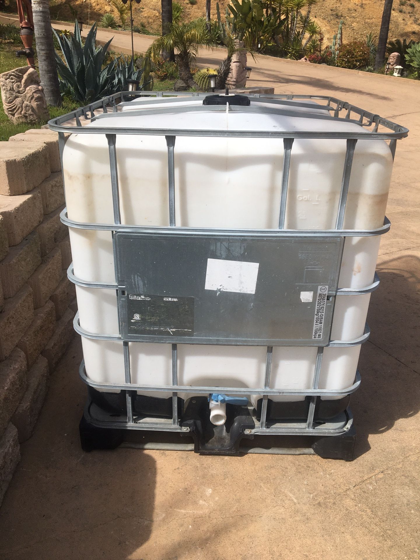 250 Gallon Water Tank 