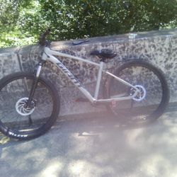 Giant Talon 2  27.5 Frame 