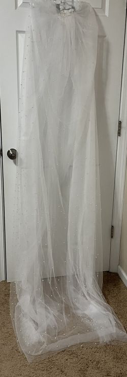 Tulle veil with beads