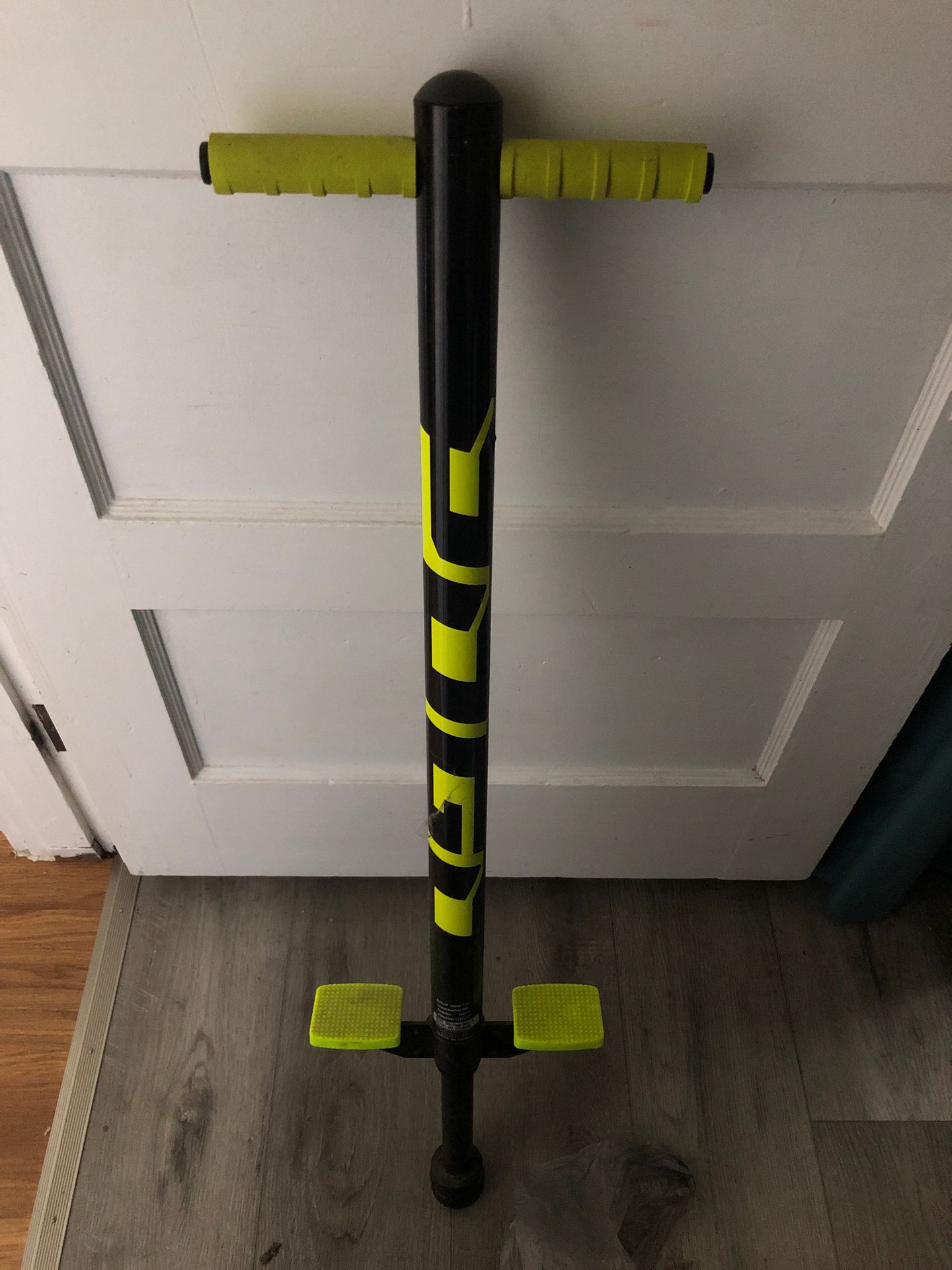 Pogo stick (kids + teens)