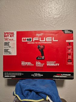 NUEVO MILWAUKEE M18 FUEL 3/8" CON BATERIA