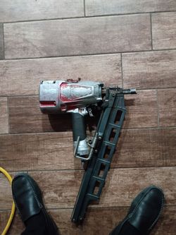Nail gun