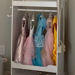 Little Girls Room / Wardrobe