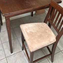 Kitchen Table N Chair 