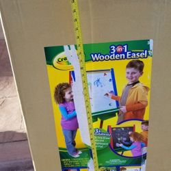 Crayola 3 in 1 Wooden Easel