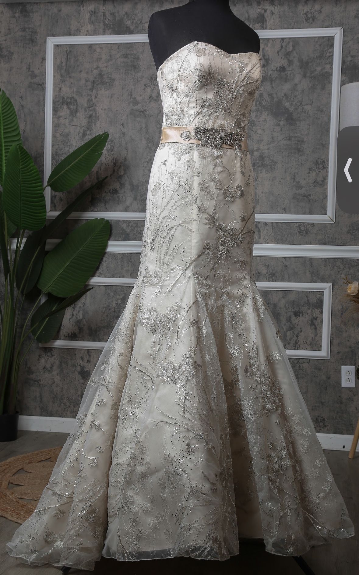 Brand Name New Wedding Dress