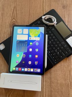 iPad Pro 11” (M2 chip / 2022 model) 4th Generation 128GB with  keyboard case and stylus pen