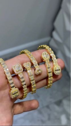 Women’s Bangle Bracelets