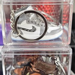 Choose Your Designer Mini-sneaker!