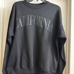 Women’s sweatshirt size small