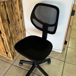 Amazon basics chair