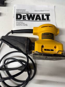 Dewalt sander like new with case
