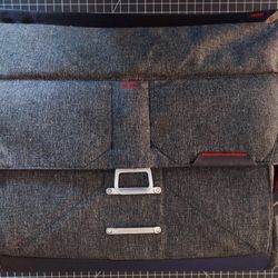 Charcoal grey Everyday Messenger by Peak Design