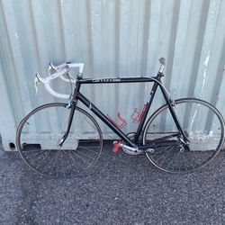 VINTAGE CANNONDALE SR300 ROAD BIKE 