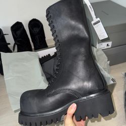 Balenciaga Stomper Runway Boots Size 40 New In Box for Sale in