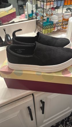 Girls size 3 shoes