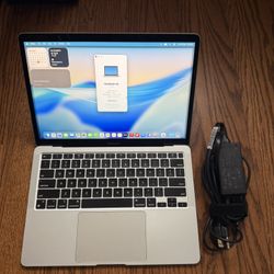 Apple MacBook Air 13” 2020/M1/8GB RAM/256GB SSD/Low Battery Cycle