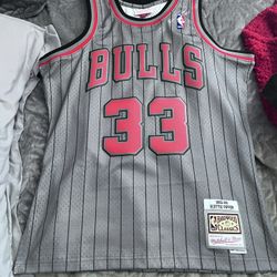 Brand New Hardwood Classics Scottie Pippen Jersey Size Medium 