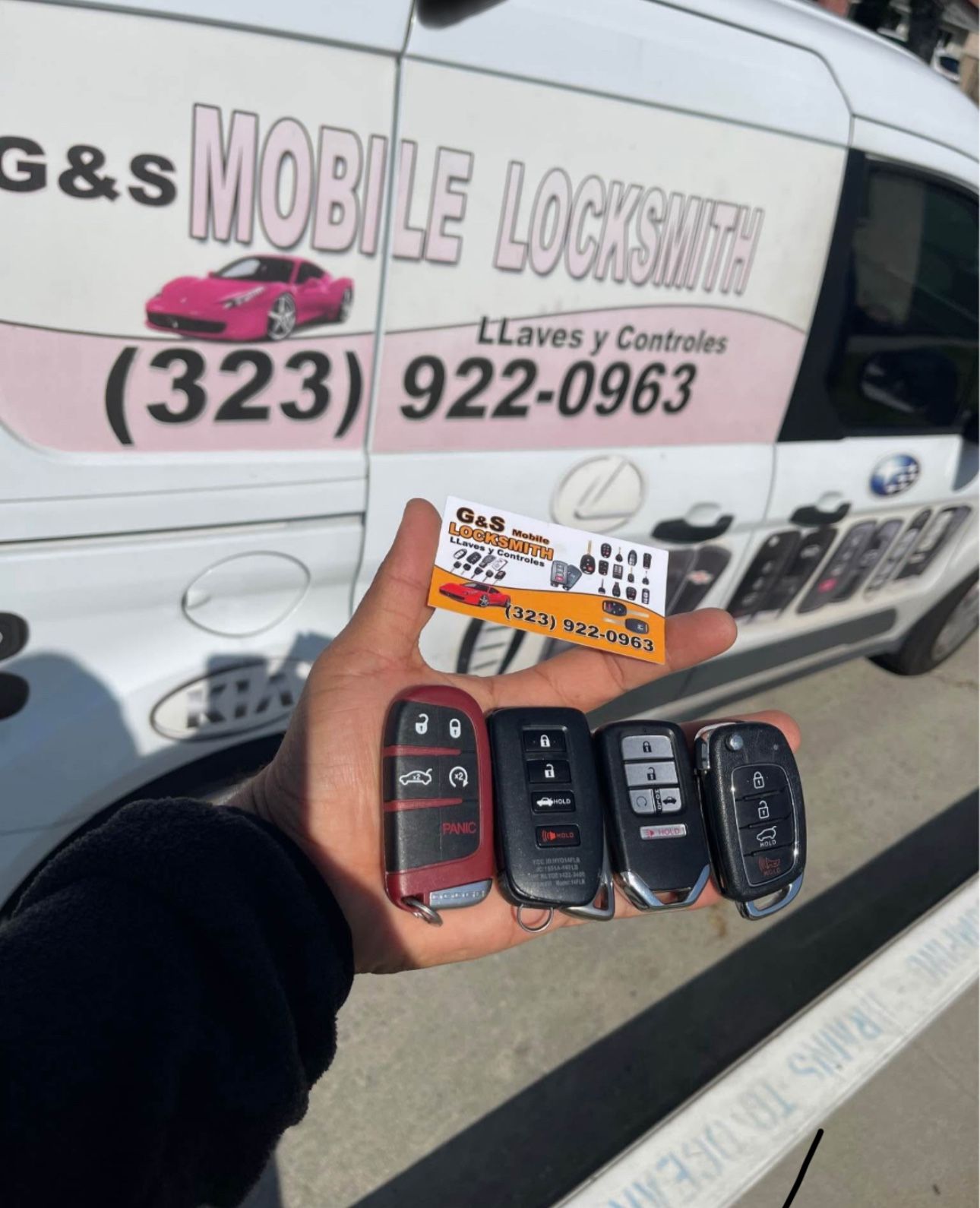 keys and remotes/ llaves y controles