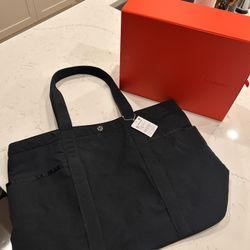 Lululemon Daily Multi-Pocket Tote Bag 20L - BRAND NEW BOX INCLUDED