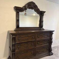 Ashley - Maylee 6 Drawer Dresser and Mirror