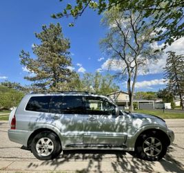 2005 Mitsubishi Montero