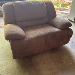 Pop Out Love Seat / Oversized Chair 