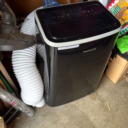 Frigidaire AC Portable 350 sq. ft 8000 BTU