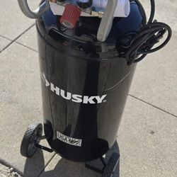 Compresor Husky. 20 Galones