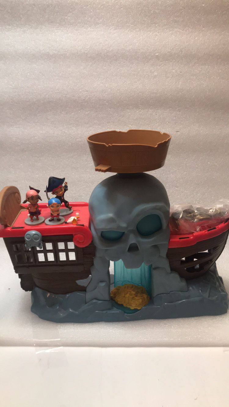 3 Pirate PlaySets & Accessories