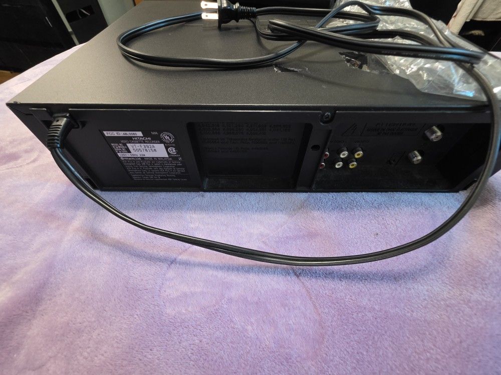 Hitachi VCR With Remote