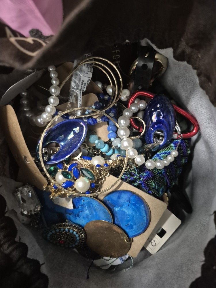 Large Bag Of Mix Jewelry Unsorted.