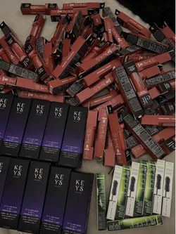 Lote de 103 productos de maquillaje nuevos y sellados 💄✨