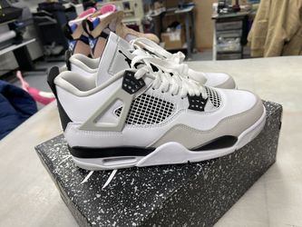 Jordan 4 Military Black Size 9.5