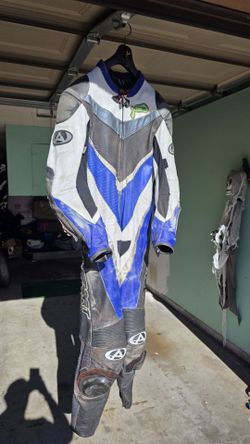 AGVsport Full Leather Suit 
Size 44