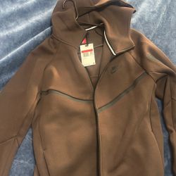 Brown Tech Size Large 