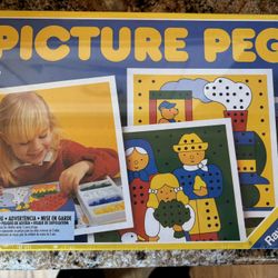 Discovery Toys Ravensberger NIB Picture Pegs Game 
