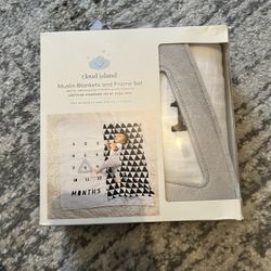 Baby Milestones Muslin Blanket Photo Prop