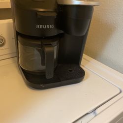 Keurig/ Regular Coffee  & Red Keurig 2.0  This One Don’t Have Water Despinse 
